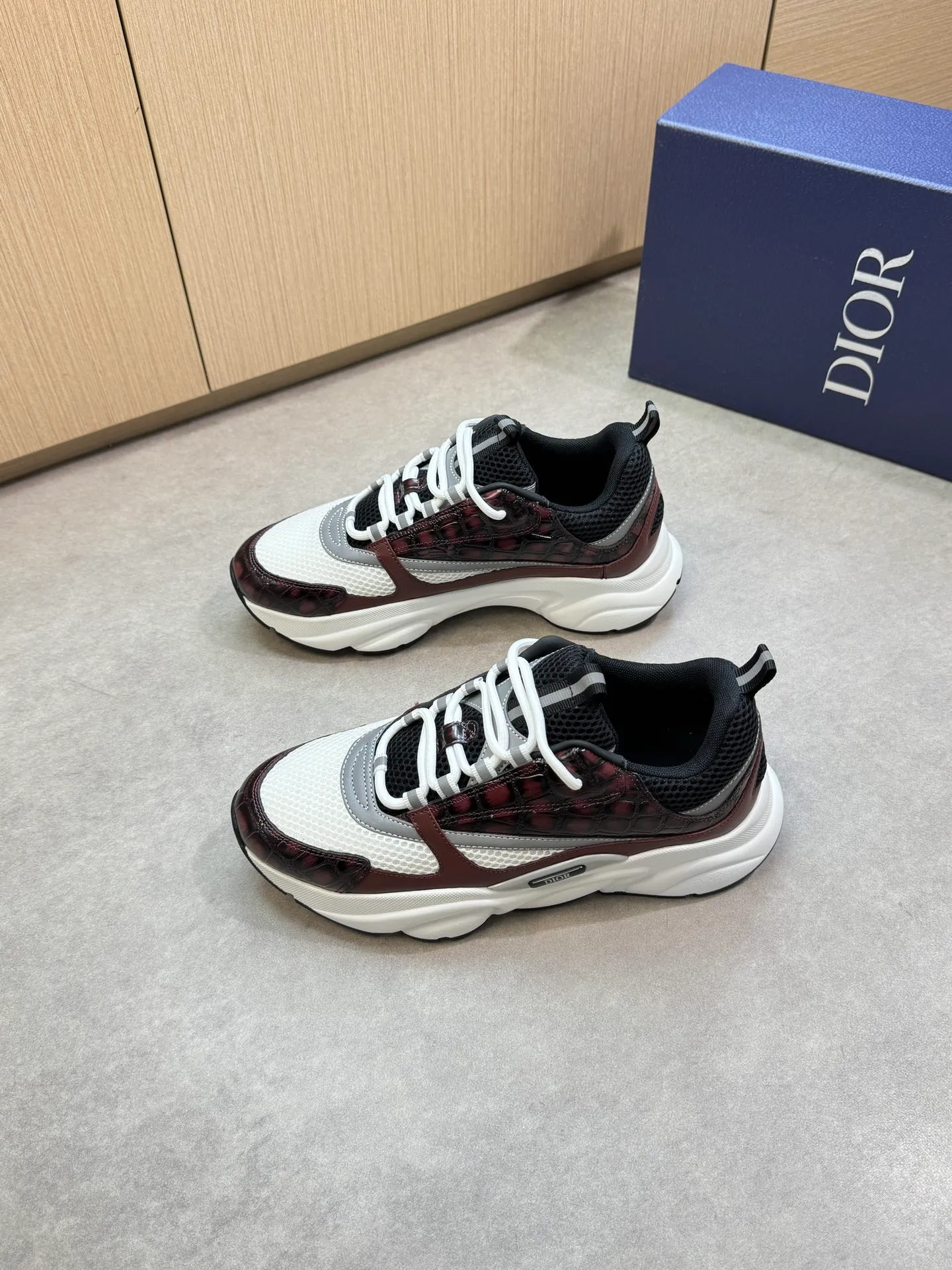 Factory price: 460💰[Dior] Dior - high-end quality original order 🔍🔍🔍 casual sports shoes - upper: 🔝 stone pattern calfskin, high silk mesh canvas, brand totem cloth, tongue and heel; reflective brand webbing - lining: brand canvas - original: ultra-light T men's shoes 💰U foam rubber; two-color molded outsole -Ultra-high quality control·Fine workmanship: highlighted (high-end·nobility·grade) -Size: 39-44 (38, 45, 46, 47, can be customized)·D9285